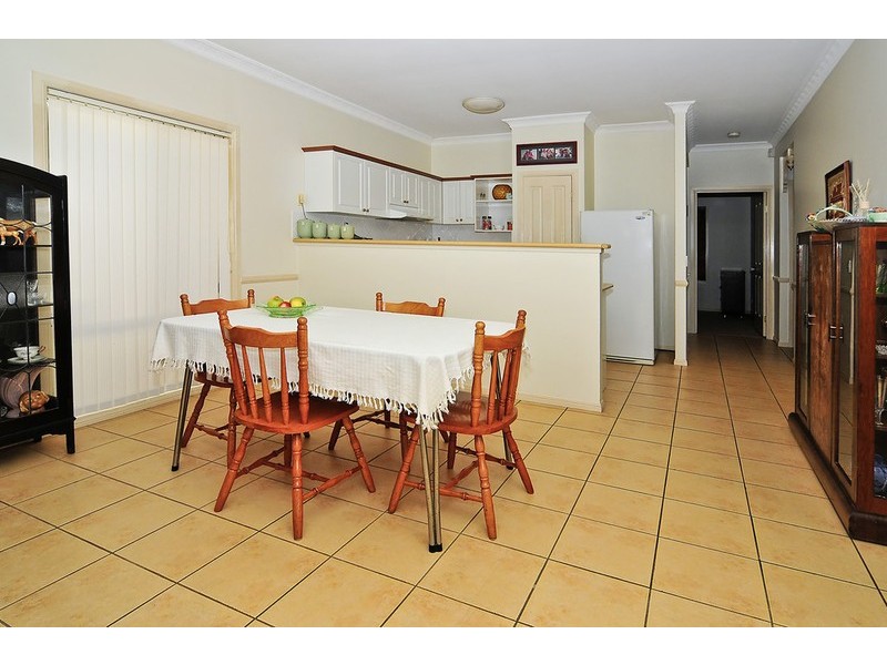 8 Belvedere Cl, Forest Lake QLD 4078