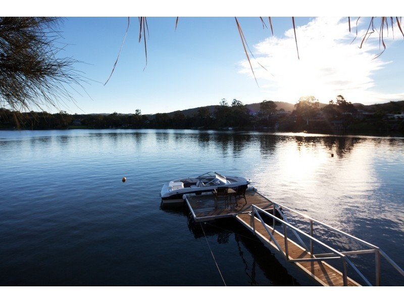 25 Brittany Dr, Oxenford QLD 4210