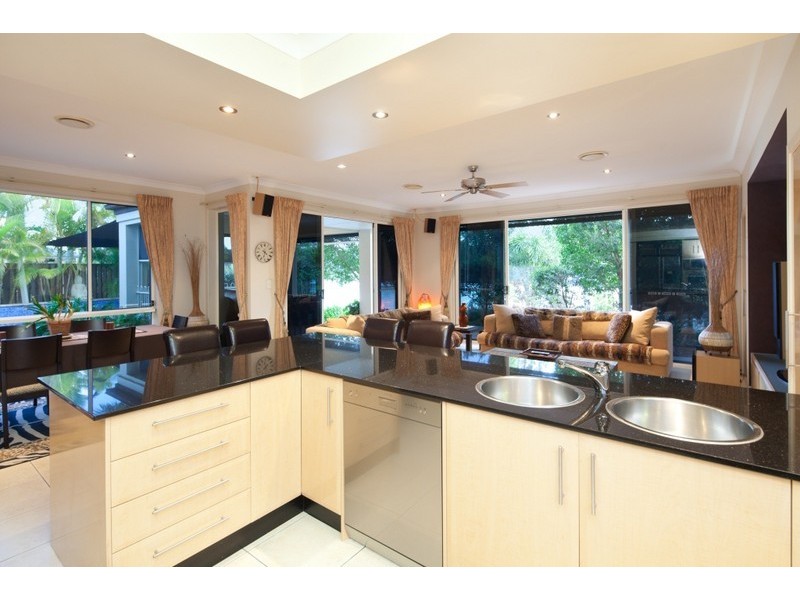 25 Brittany Dr, Oxenford QLD 4210