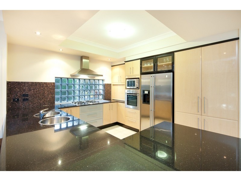 25 Brittany Dr, Oxenford QLD 4210