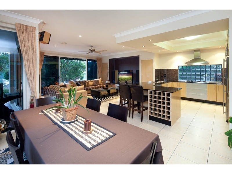 25 Brittany Dr, Oxenford QLD 4210