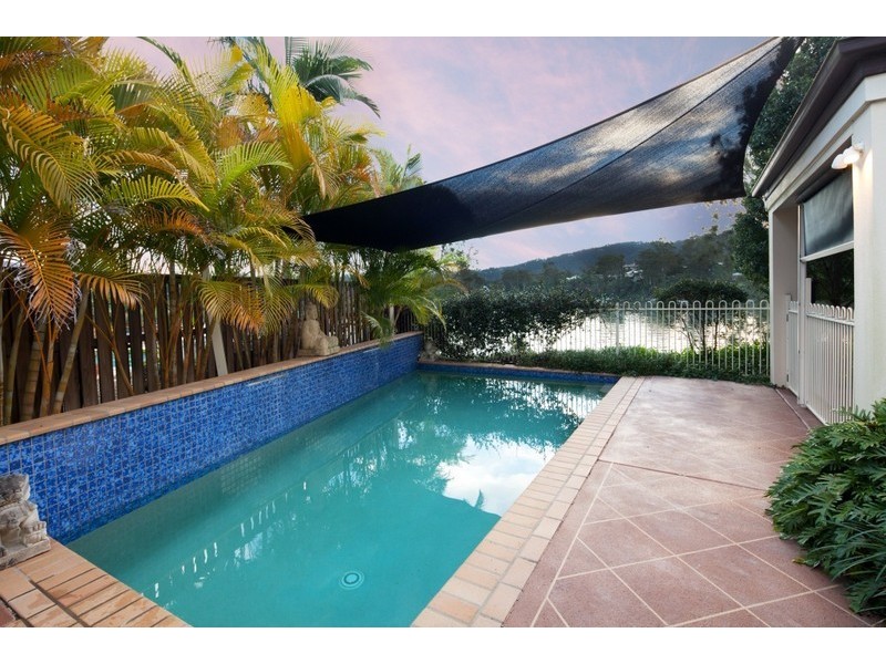 25 Brittany Dr, Oxenford QLD 4210