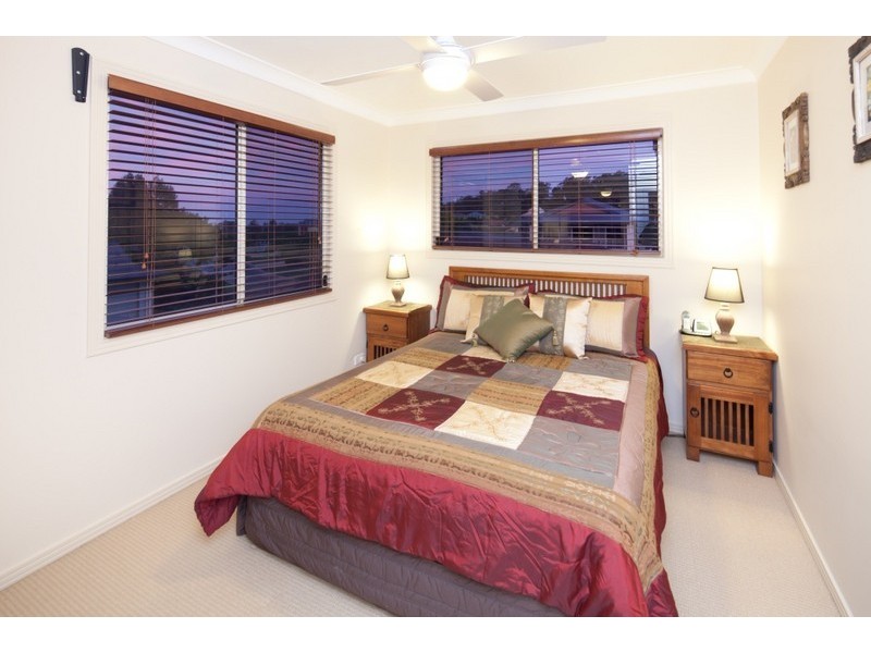 25 Brittany Dr, Oxenford QLD 4210