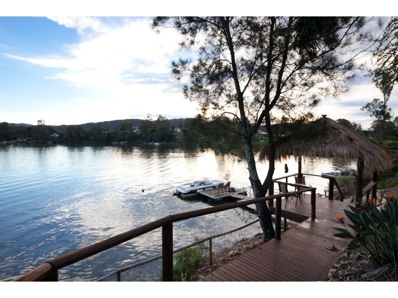 25 Brittany Dr, Oxenford QLD 4210