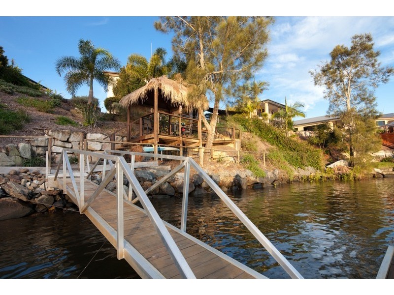 25 Brittany Dr, Oxenford QLD 4210