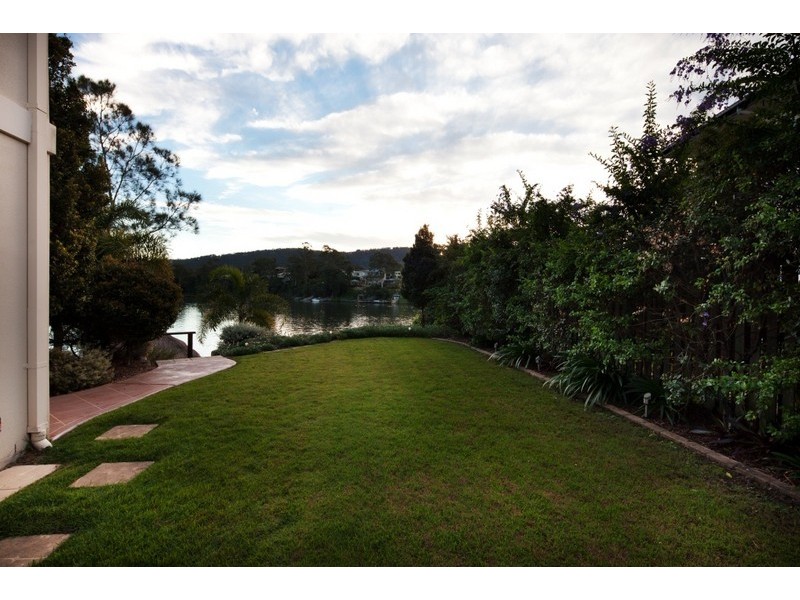 25 Brittany Dr, Oxenford QLD 4210