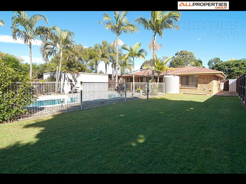 24 Enford St, Hillcrest QLD 4118