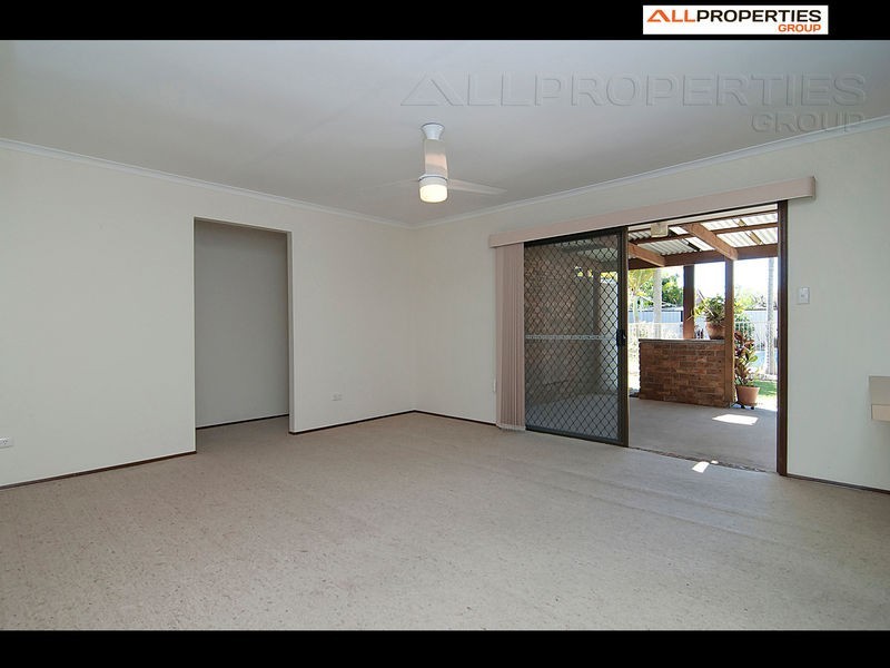 24 Enford St, Hillcrest QLD 4118