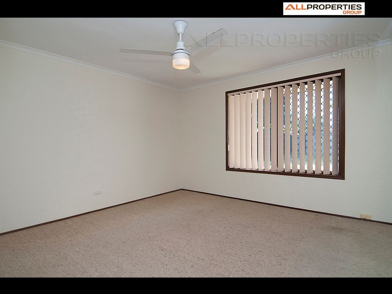 24 Enford St, Hillcrest QLD 4118