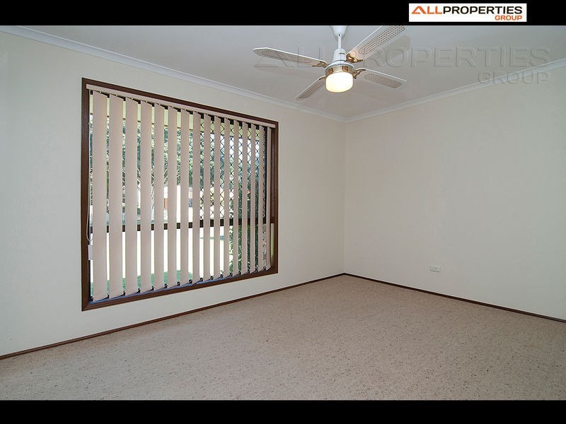 24 Enford St, Hillcrest QLD 4118