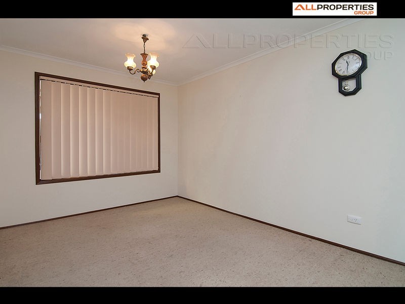 24 Enford St, Hillcrest QLD 4118