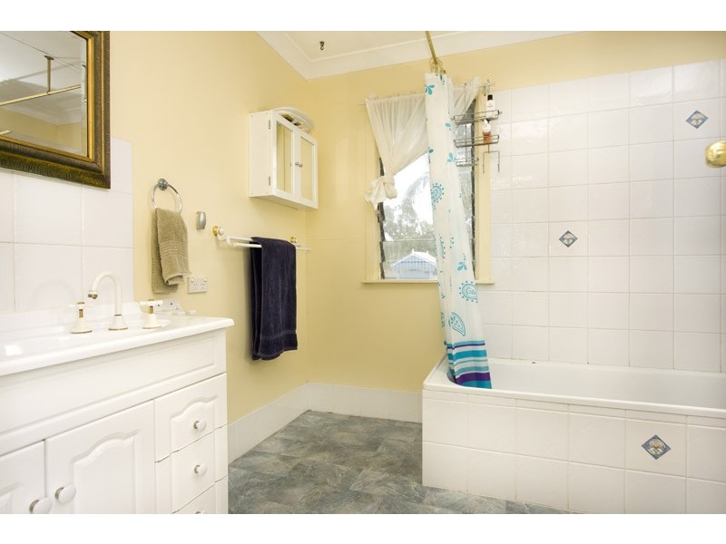 23 Rosina Rd, North Maclean QLD 4280