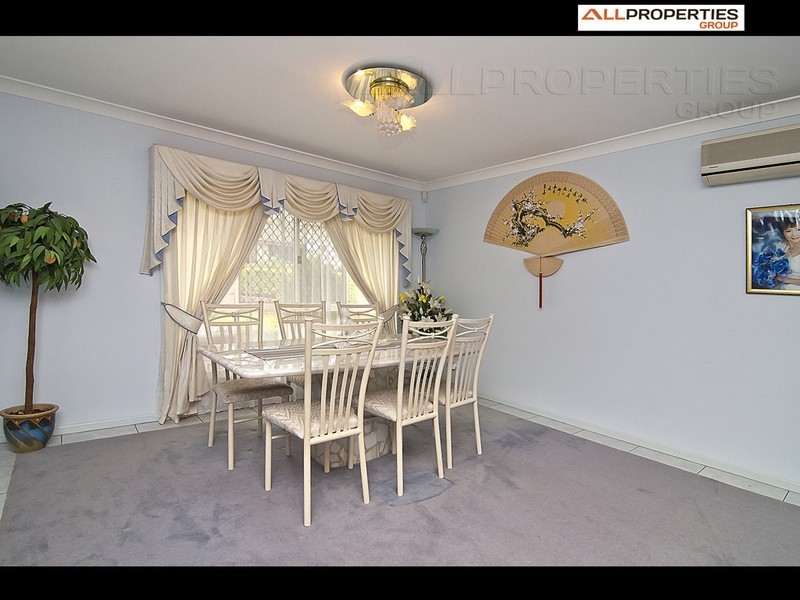 25 Leyburn Cr, Forest Lake QLD 4078