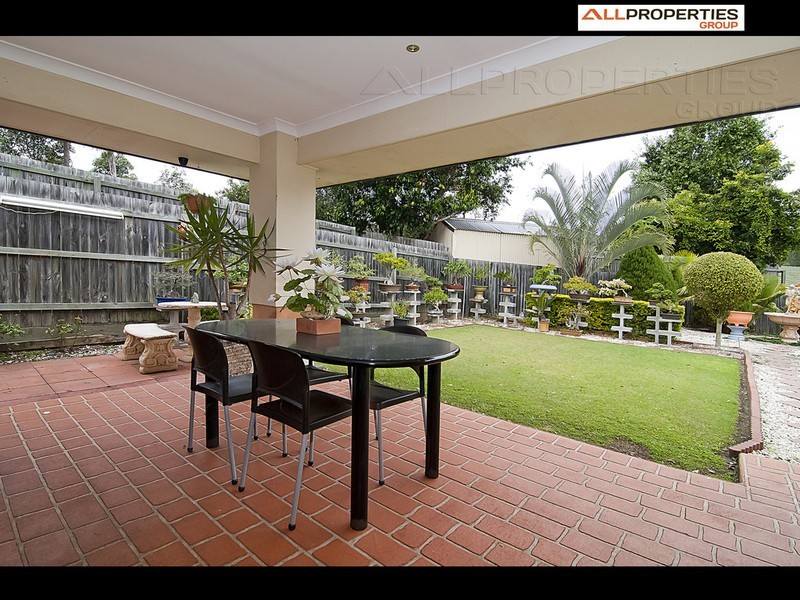 25 Leyburn Cr, Forest Lake QLD 4078