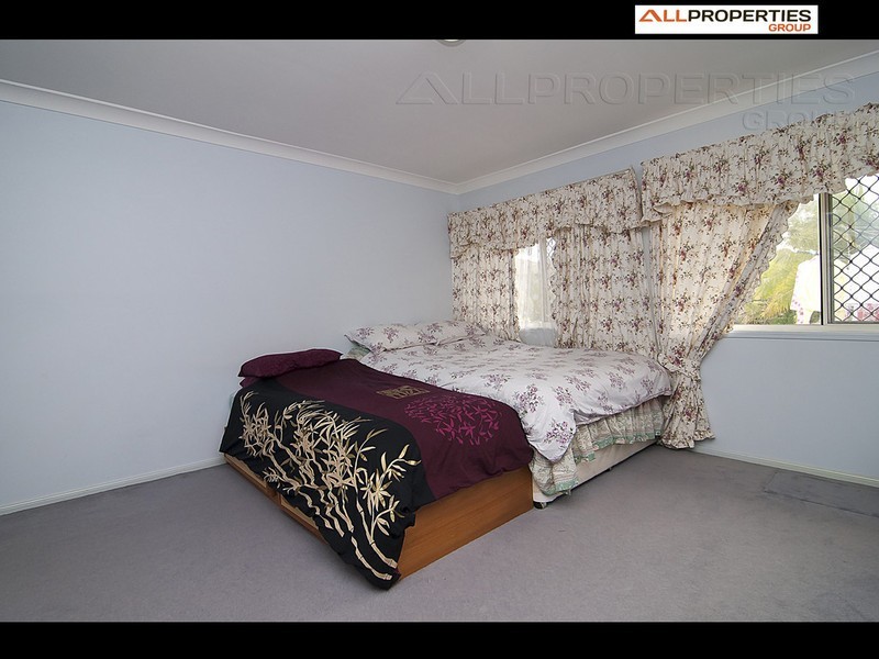 25 Leyburn Cr, Forest Lake QLD 4078