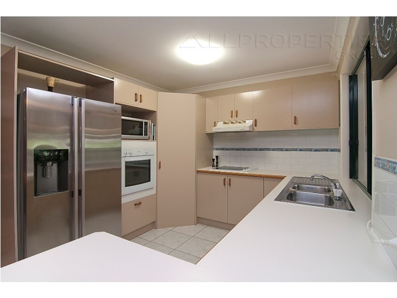 9 Scarlet Place, Forest Lake QLD 4078