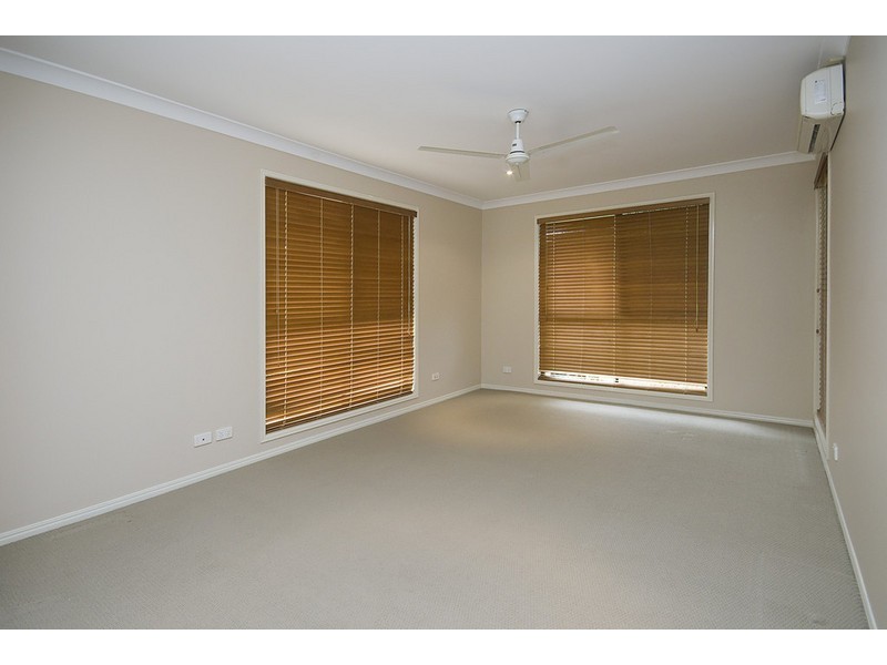 9 Scarlet Place, Forest Lake QLD 4078