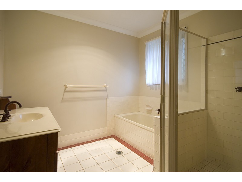 9 Scarlet Place, Forest Lake QLD 4078