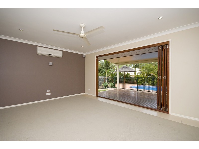 9 Scarlet Place, Forest Lake QLD 4078