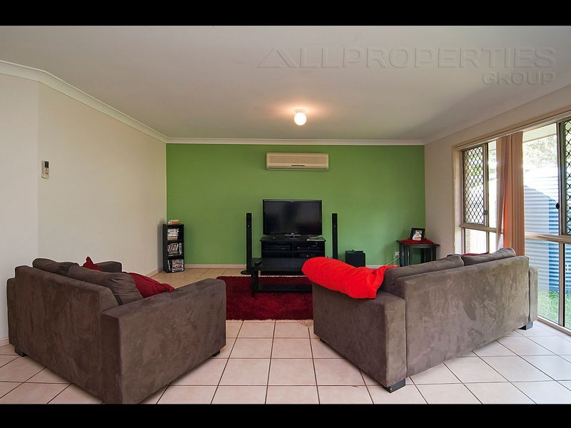 21 Chelsea Place, Forest Lake QLD 4078