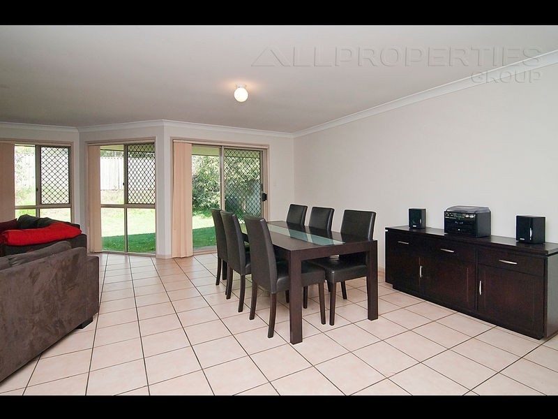21 Chelsea Place, Forest Lake QLD 4078
