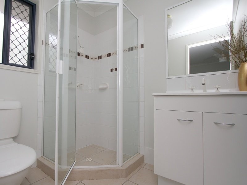 64 Watarrka Drive, Parkinson QLD 4115