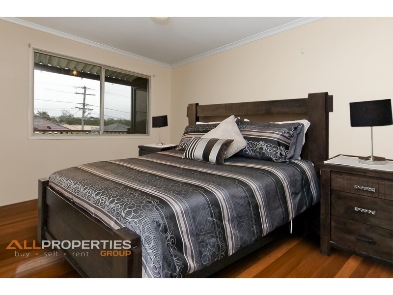 105 Fourth Avenue, Marsden QLD 4132