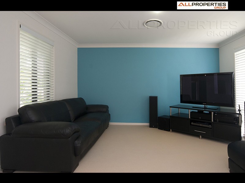 26 Cypress Street, Heathwood QLD 4110