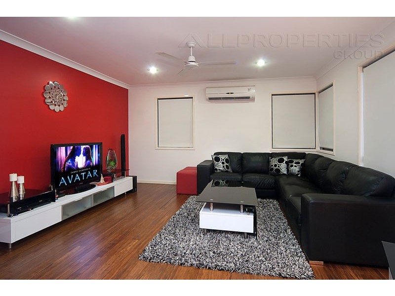 13 Pebbles Court, Berrinba QLD 4117