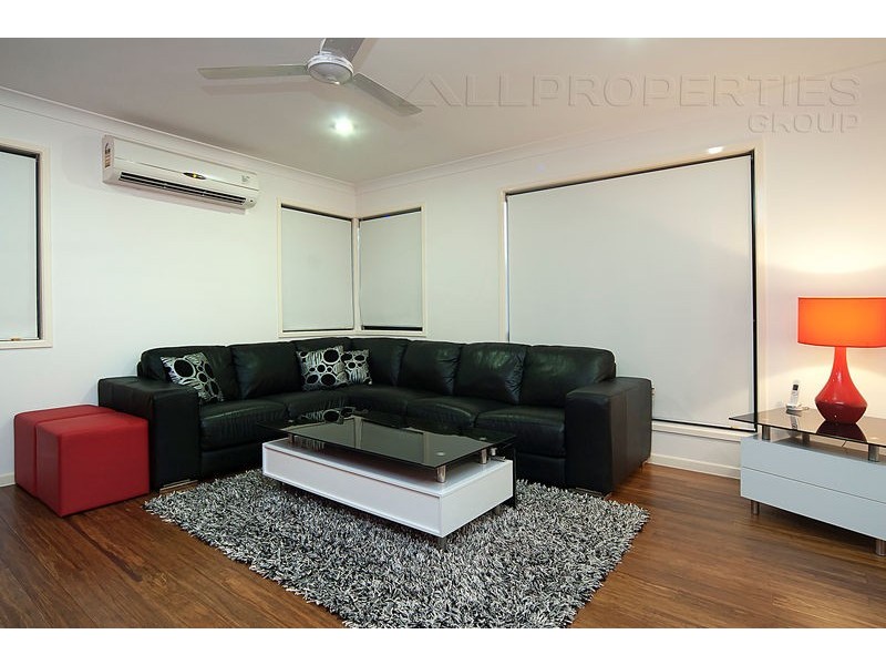 13 Pebbles Court, Berrinba QLD 4117