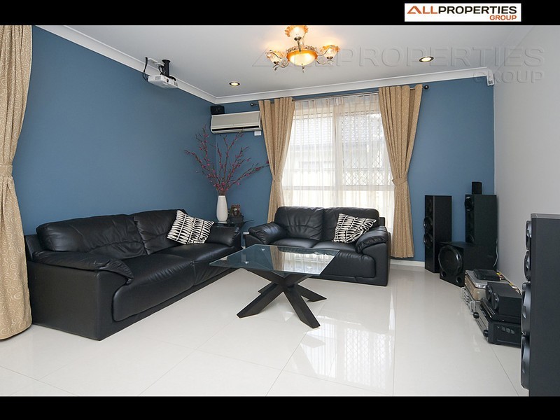 16 Acacia Street, Heathwood QLD 4110