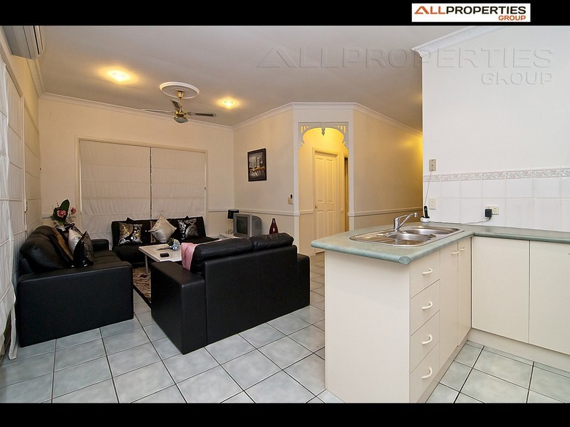 1 Mandarin Cl, Forest Lake QLD 4078