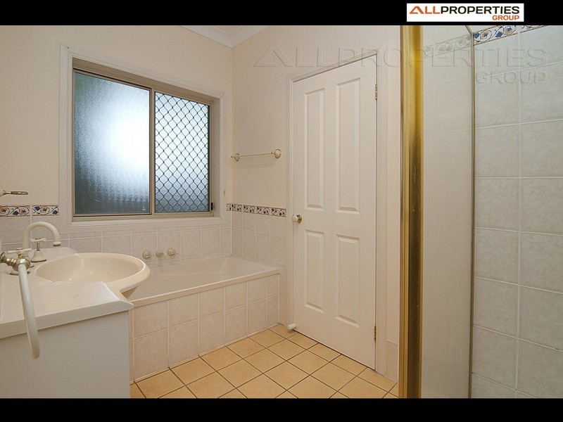 1 Mandarin Cl, Forest Lake QLD 4078