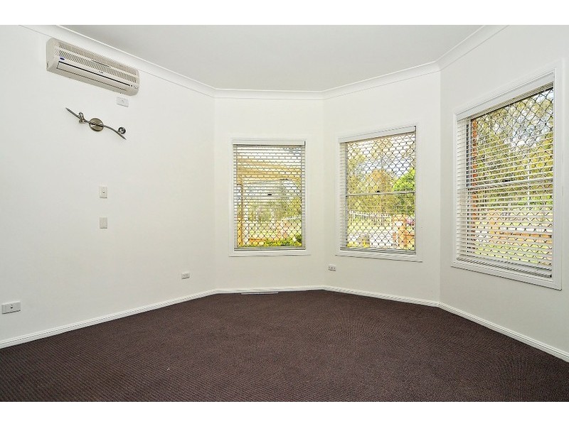 329 Blunder Rd, Durack QLD 4077