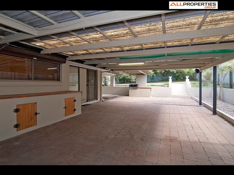 54 CONIFER, Hillcrest QLD 4118