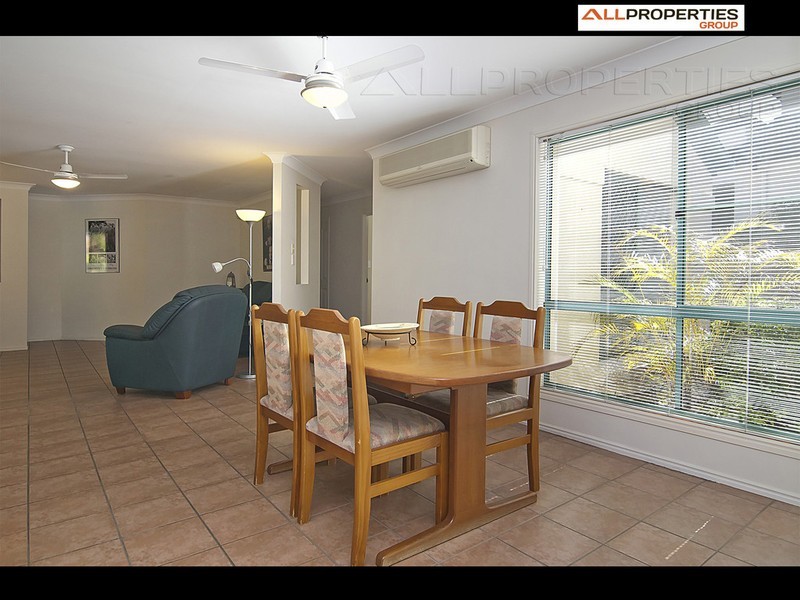 30 Corypha Crescent, Calamvale QLD 4116