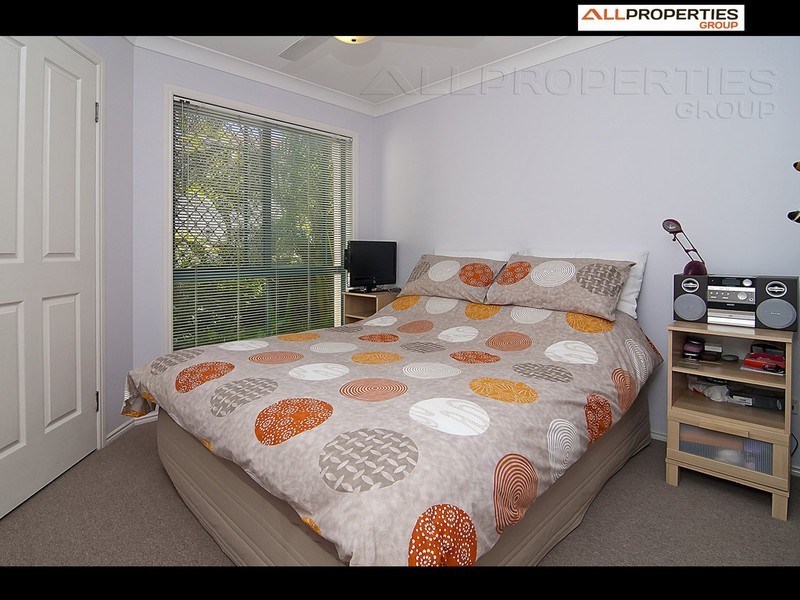 30 Corypha Crescent, Calamvale QLD 4116