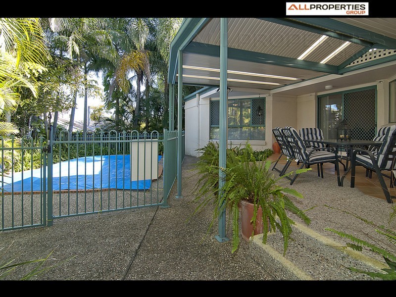 30 Corypha Crescent, Calamvale QLD 4116