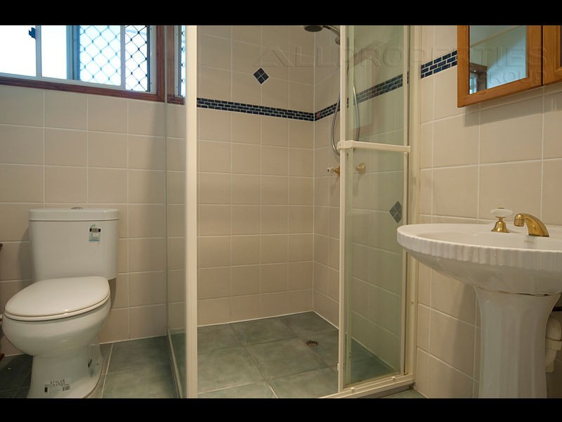 64 Scribner Av, Forestdale QLD 4118