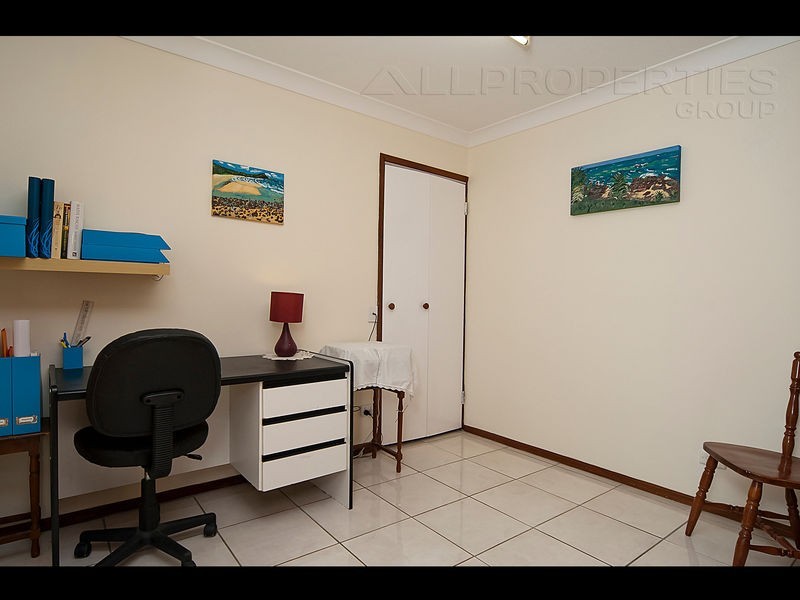 64 Scribner Av, Forestdale QLD 4118