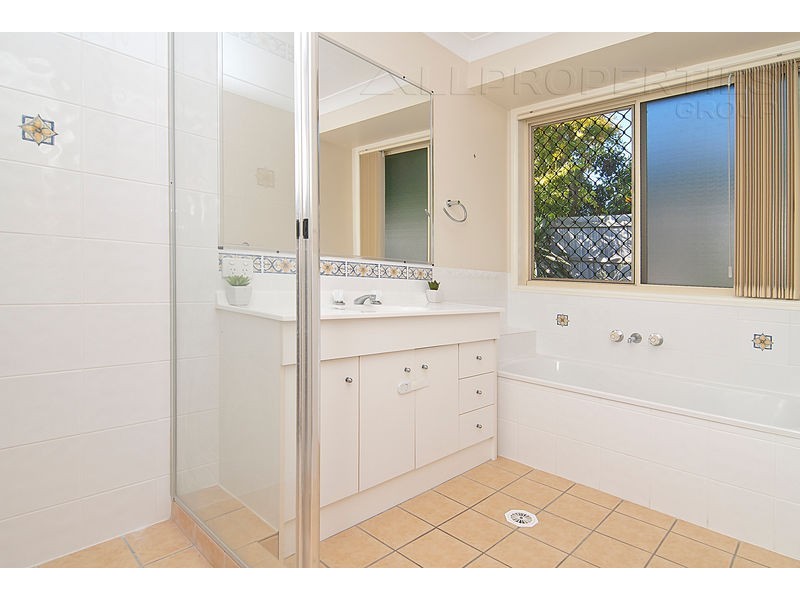 22 Coorong Place, Parkinson QLD 4115