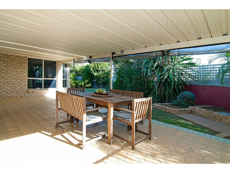 22 Coorong Place, Parkinson QLD 4115