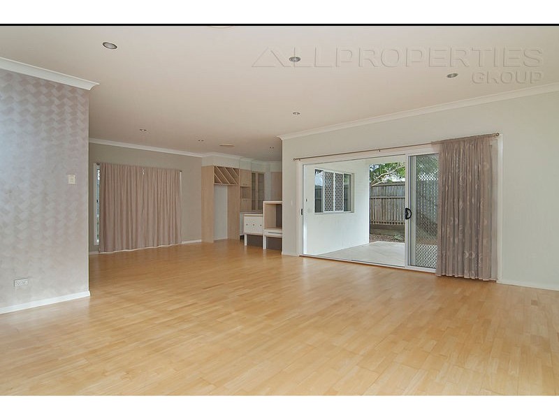 23 Carisbrook Circuit, Forest Lake QLD 4078