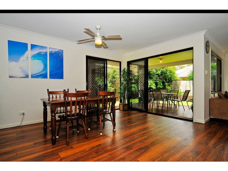 19 Hinchinbrook Cct, Forest Lake QLD 4078