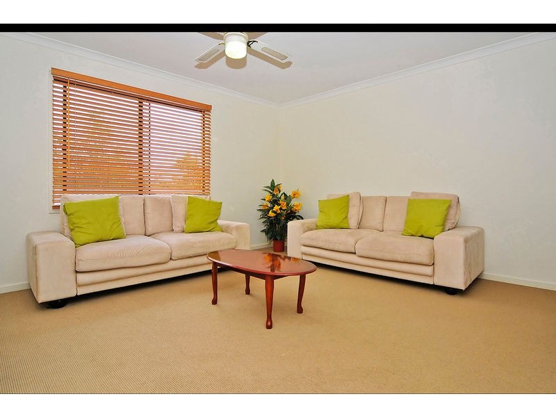 19 Hinchinbrook Cct, Forest Lake QLD 4078