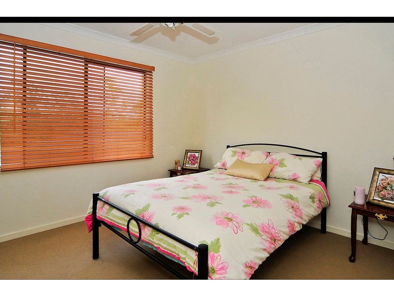 19 Hinchinbrook Cct, Forest Lake QLD 4078