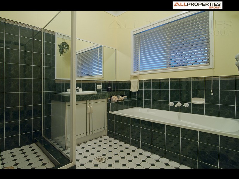 1640-1668 Chambers Flat Rd, Chambers Flat QLD 4133