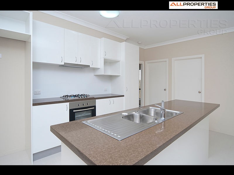 17 Sandalwood Street, Heathwood QLD 4110