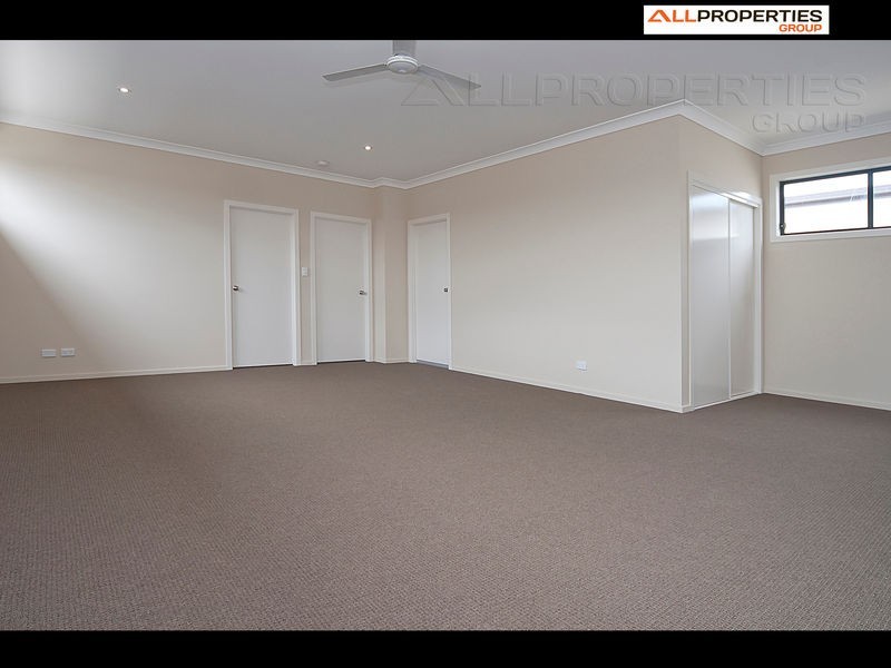 17 Sandalwood Street, Heathwood QLD 4110