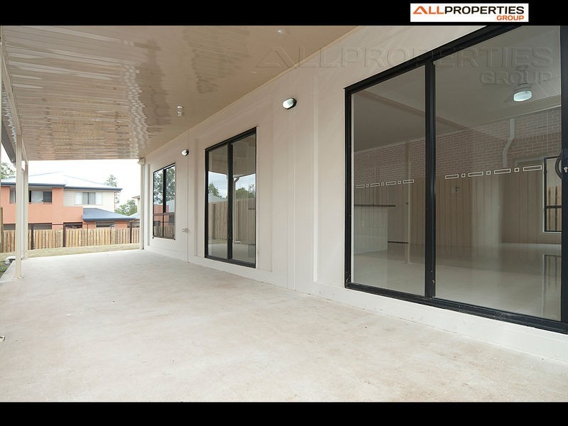 17 Sandalwood Street, Heathwood QLD 4110